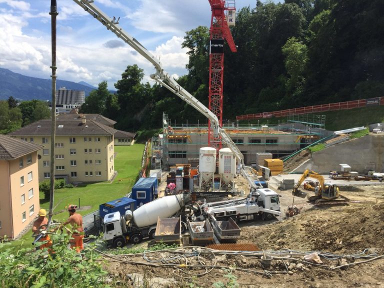 Betonierarbeiten mit der Betonpumpe 36m