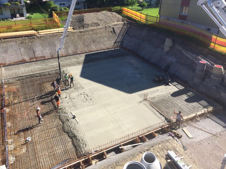 Betonierarbeiten mit der Betonpumpe 36m