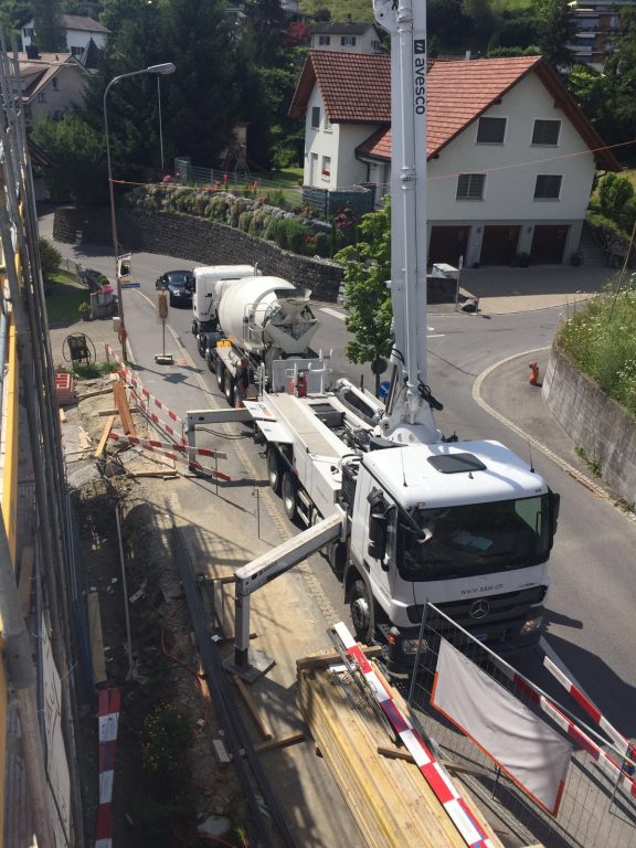 Betonierarbeiten mit der Betonpumpe 36m