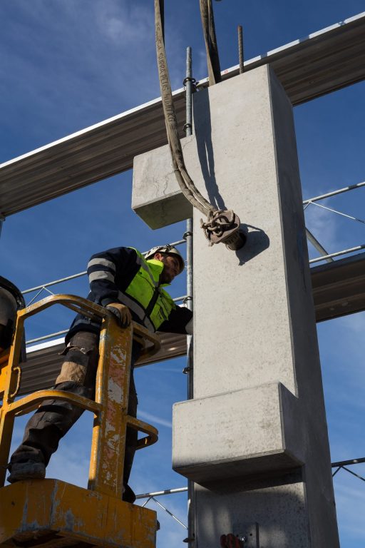 Versetzen einer Betonstütze - saw montage gmbh