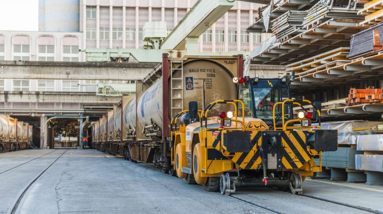 Zementanlieferung per Bahn - saw schmitter ag