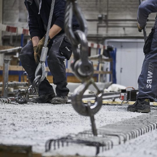 Herstellung von vorgespannten Betonelementen - saw spannbetonwerk ag