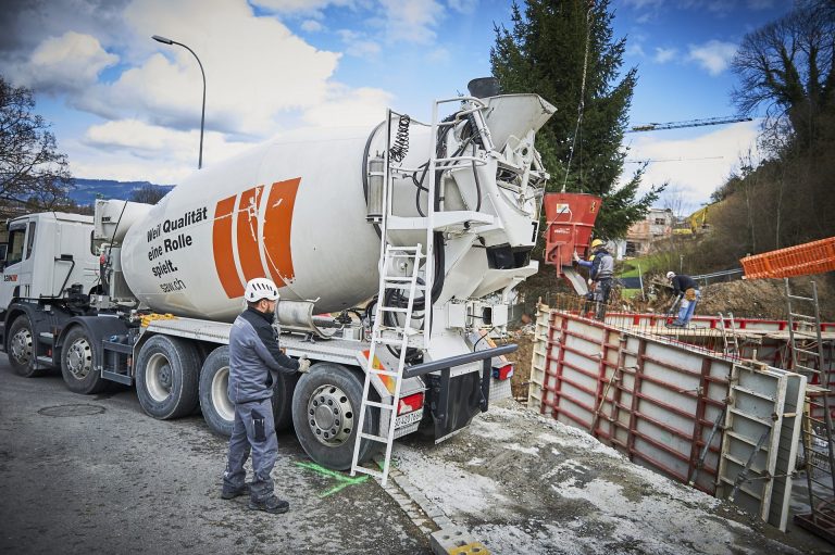 Betonlieferungen auf die Baustelle