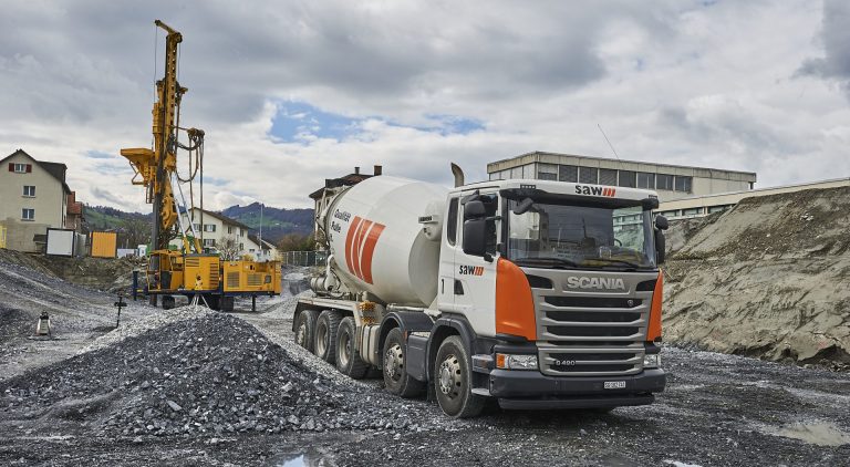 Betonmischer auf der Baustelle - saw schmitter ag