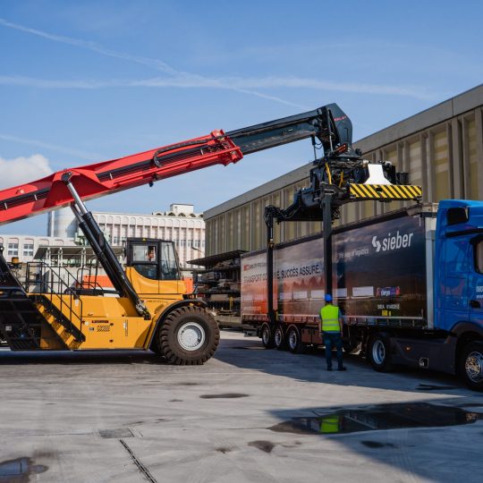 News - Vorführung Reach Stacker