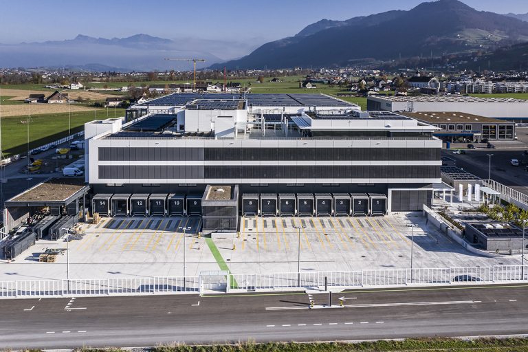 Estée Lauder New DC, Galgenen SZ