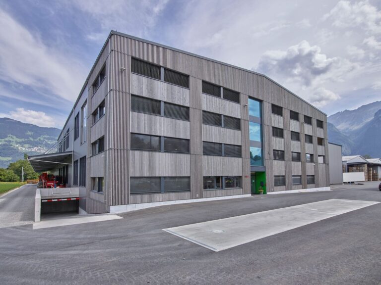 Müller Azmoos AG, Weite