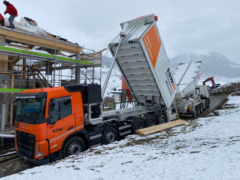 MixMobil und Hochmulde im Einsatz