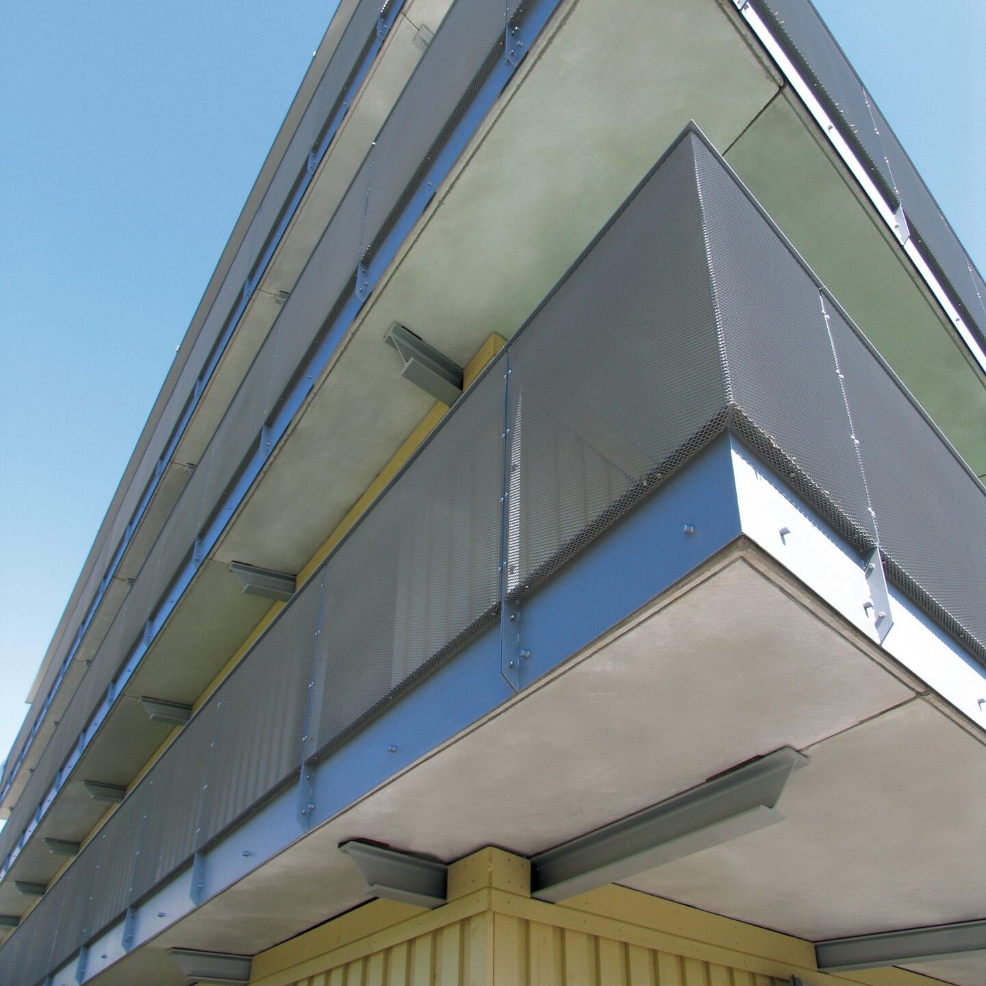 Balkonplatten aus Fertigbetonelementen
