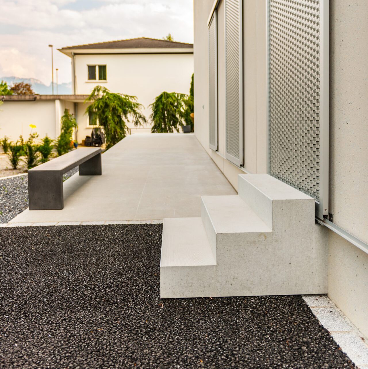 Bodenplatten/Treppen aus Fertigbetonelementen