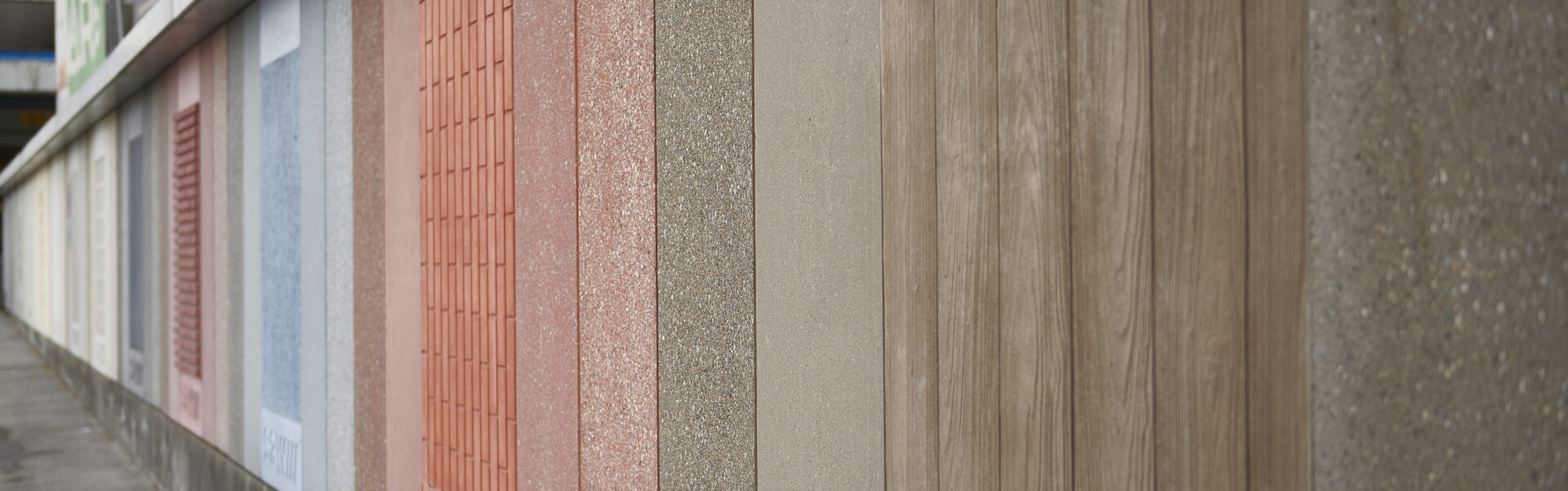 Farbbeton Musterwand